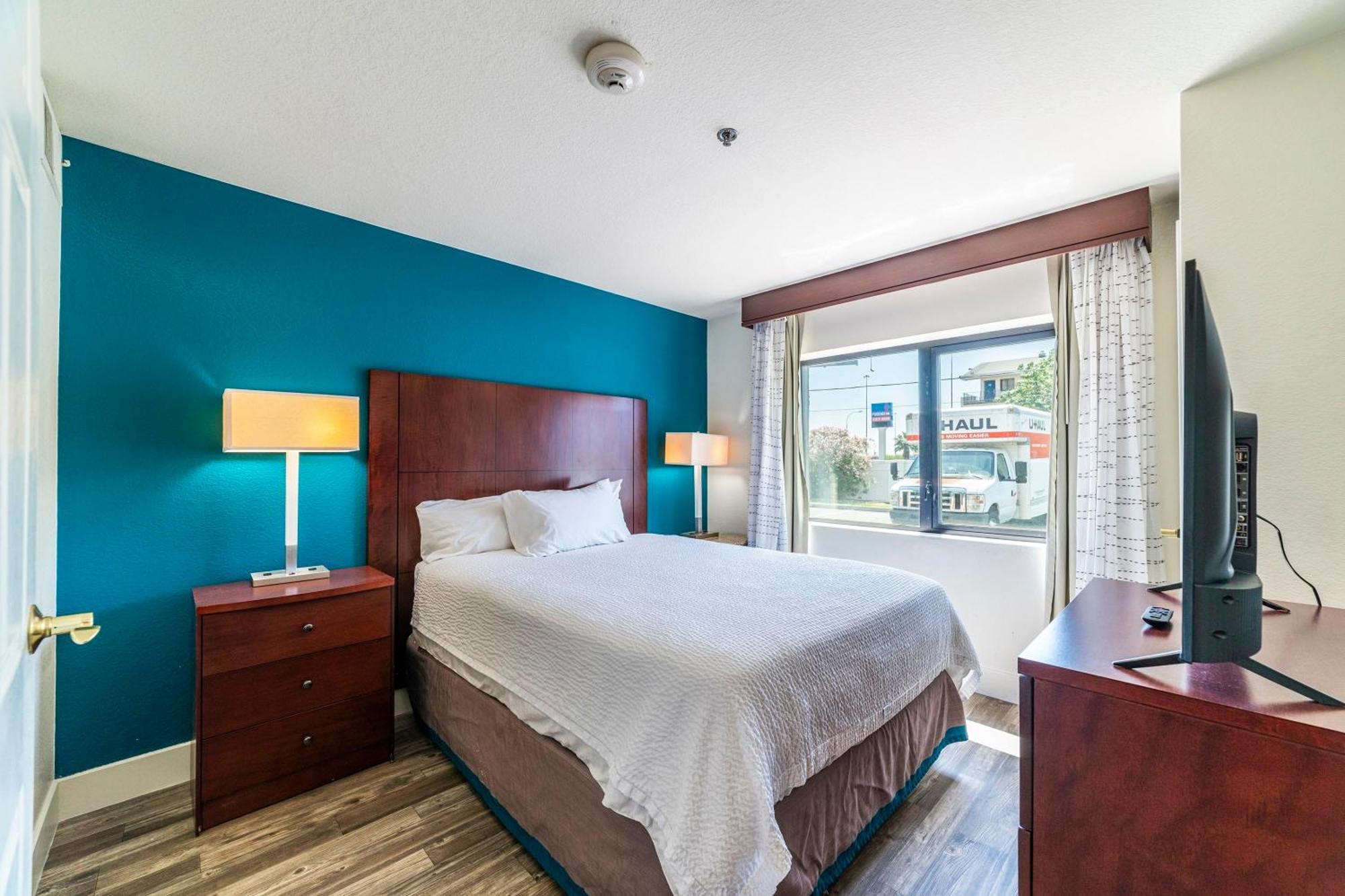 Metro Phx 1Bedroom Apartment Феникс Экстерьер фото